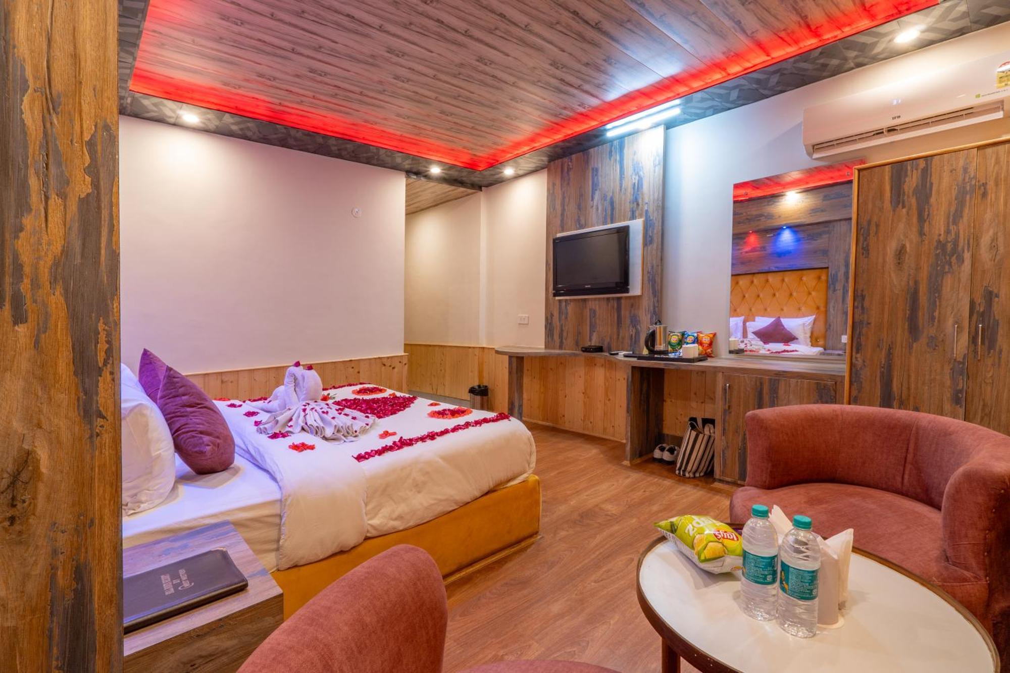 Hill River Resort By West Western Manali  Exterior photo